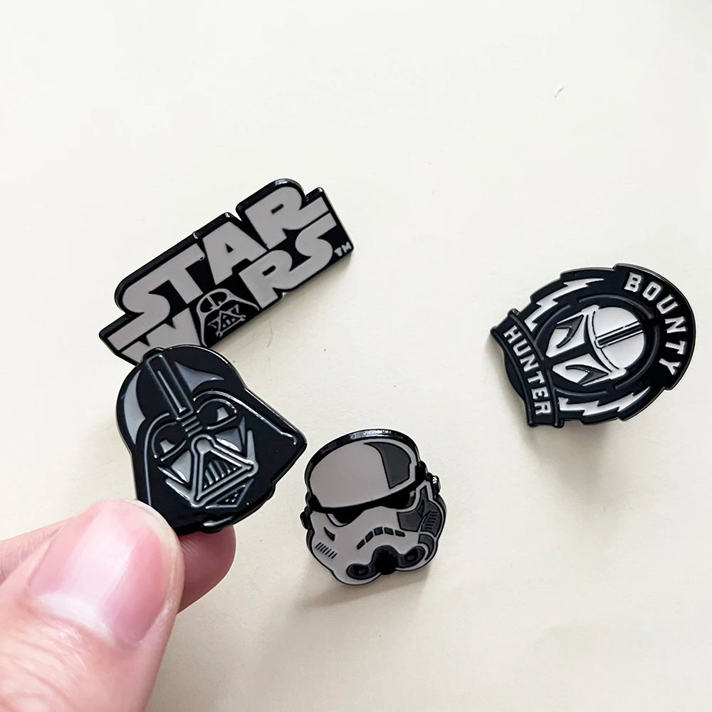 4pcs/Set Star Wars Robot Cartoon Enamel Pins Set Darth Vader Stormtrooper Brooches Movie Fan Badges Cool Party Gift for Clothing