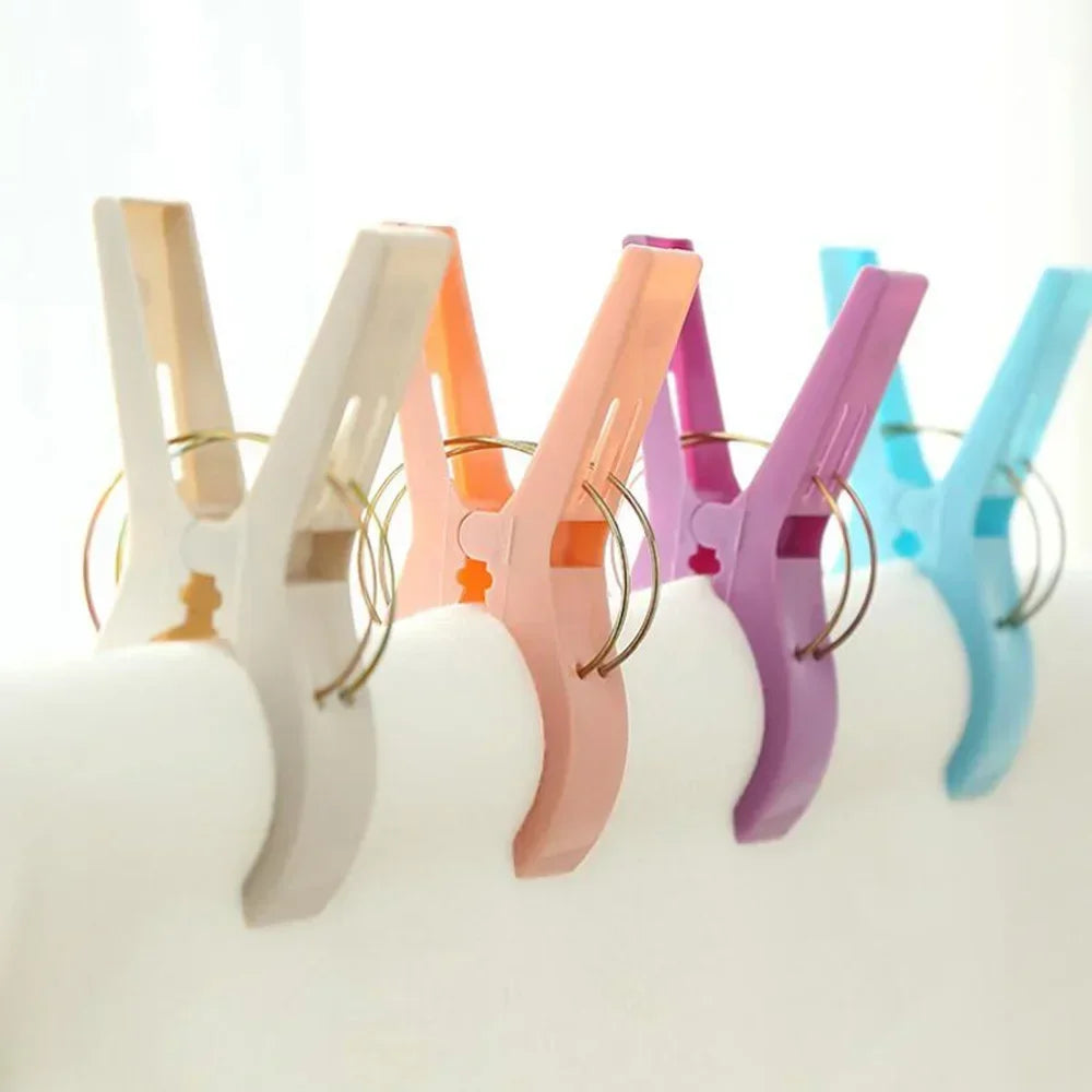 New 4Pcs Organization Quilt Clothes Clips Practical Large Beach Towel Clips Plastic Quilt Pegs for Laundry Lounger Underwear