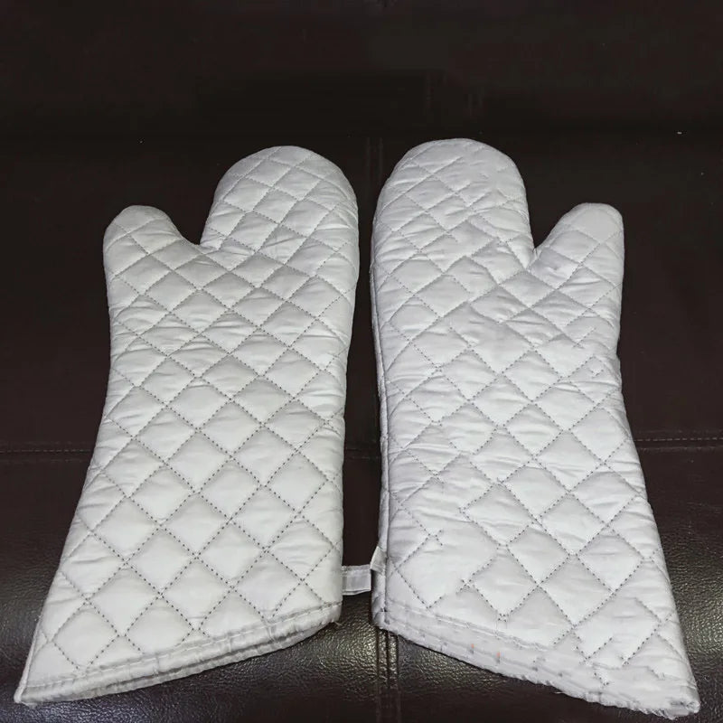 1pair Oven Mitts Kitchen Oven Microwave Gloves High Heat Resistant Long Oven Mitts Anti-scalding Silver Cloth Gloves