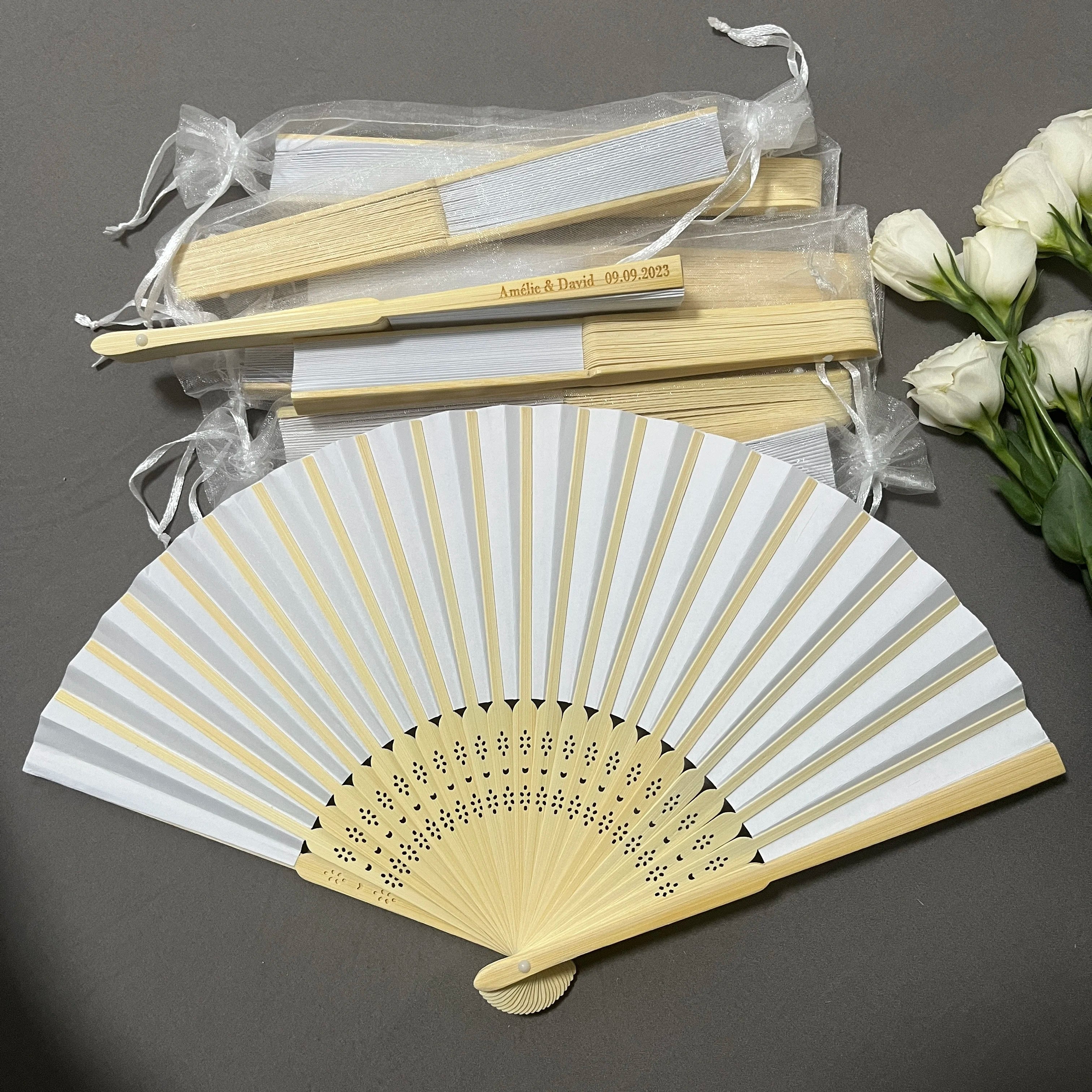 20/50/80 Personalized Engraved White Folding Elegant Paper Fan with Gift bag with organza & Portable Party Wedding Supplies Fan