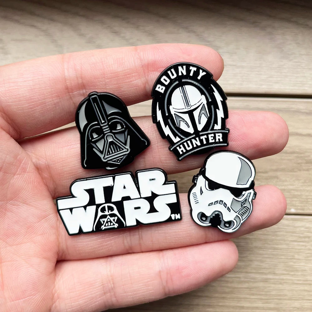 4pcs/Set Star Wars Robot Cartoon Enamel Pins Set Darth Vader Stormtrooper Brooches Movie Fan Badges Cool Party Gift for Clothing