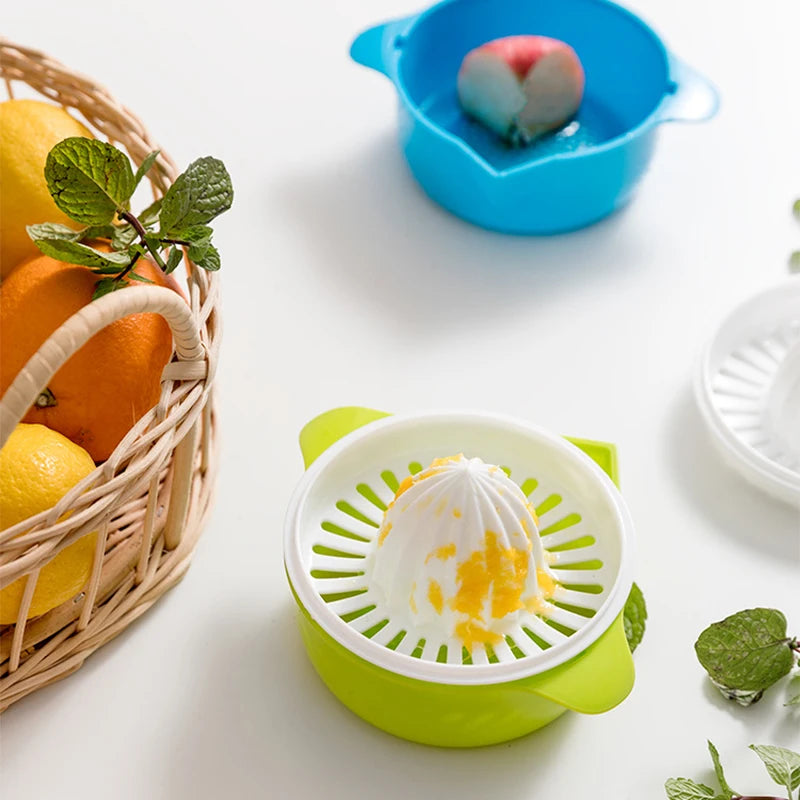 Mini Manual Juicer Fruit Juicer Machine Kitchen Accessories Manual Portable Citrus Juicer Kitchen Tools Plasticr-Color Random ﻿