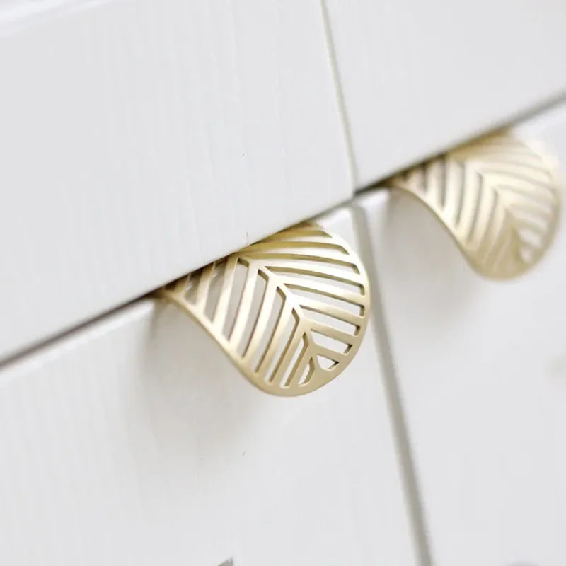 New Leaf-shaped Modern Furniture Drawer Brass Handles Furniture Wardrobe Drawer Knob Brass Door Handles Wholesale